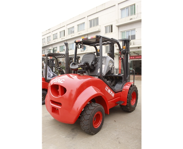 1内燃CPCD35R越野叉车 2